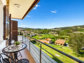 Family Haven with Garden and View - Image 3