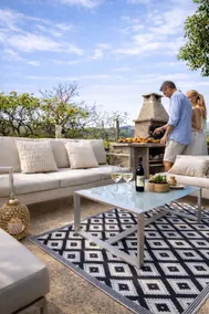 Family Haven with Garden and View - Image 2