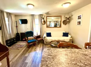 Cabin @ Hobson Holler Sleeps 10/10 mins to Montauk - Image 4