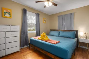 Cozy Stay_4BR_Near HWY Access_ All King Beds - Image 3