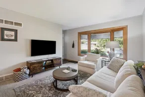 Modern Dutch Bungalow - Image 3