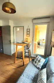Terrace, quiet, comfort close to the Old Port & beach - Image 2
