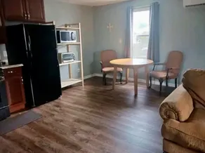 The Gray House - Image 5