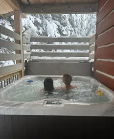 All Seasons Chalet & Cabin in Sasquatch Resort on Hemlock mountain! - Image 5