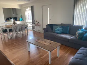 Pet Friendly Walk to beach, shops & bars. Parking - Image 2