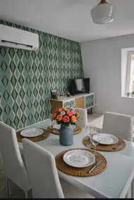 Central apartment, close to the station & air-conditioned - Image 2