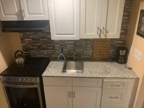 Comfortable quiet 2 bedroom 1bath - Image 3