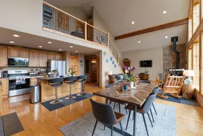 Modern Chalet with Lake Views in Marina Area - Image 4