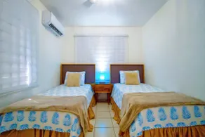 Spacious 3BR Coastal Stay Near Beaches - Image 4