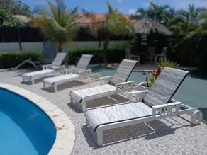 Family friendly 8 guest home, 5 min walk to beach! - Image 5