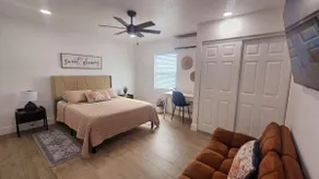 Peaceful & Private Dreamy Lodge TPA, DWTN, Beaches - Image 2