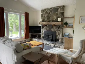 Romantic chalet with lake access and kayaks - Image 2