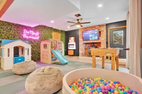 PoconoDreamChalet-HOT TUB/GameRoom/Kids/Pool/Pets - Image 2