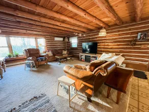 Log Cabin at Cliff Lake: Family Friendly Getaway - Image 2