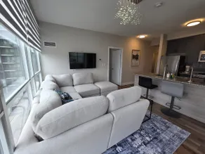 Gorgeous & Modern 2Bed 2Bath Sq1 Condo Corner unit - Image 2