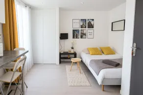 Paris studio 16 near the Eiffel Tower - Image 3