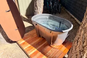 Nature Spa Refuge • Steam Sauna • Hot Tub • Plunge - Image 4