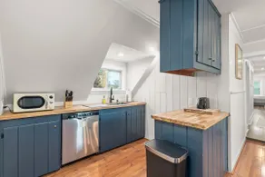 Bright & Cozy Entire Apartment - Your New England Hub - Image 5
