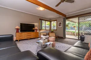 *Saplings Lodge-large Arty home, wildlife & garden - Image 2