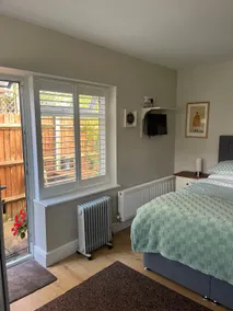 Lynwood Studio Apartment - Image 4