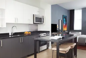 Mint House 70 Pine by Kasa | Deluxe Studio King - Image 2