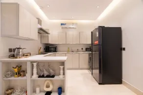 Al Majidiyah Luxury Apartment, 2 Bedrooms, Self Check-in & Basement Parking - Image 5