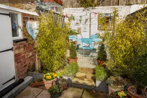 Host & Stay - Honey Cottage - Image 3