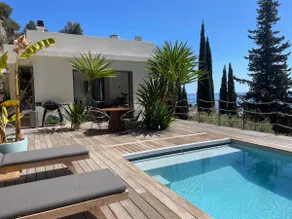 Villa with a pool and view of Monaco - Image 2