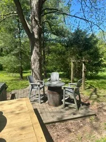 Private cabin, close to town - Image 3
