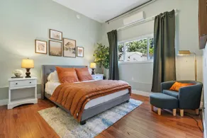 Ideal Getaway Near Lake Washington & Seattle - Image 3