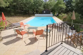 Holiday home with pool and nature in Provence - Image 2