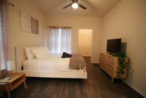 Charming 2 bedroom 2 bath apartment - Image 4