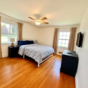 Family Friendly Waterfront Home - Image 5