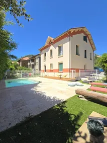 Charming 3-bedroom apartment with pool - Image 2