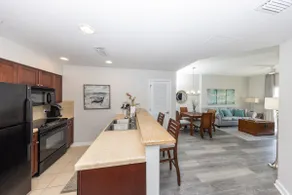Larger 1 BR at Luau with full kitchen, Unit 6907, 9th floor! Tram Wifi included - Image 4