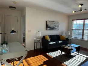 Beautiful1 Bdr, 1.5 Bath Safe, Clean Condo Close to Major Hospitals & Downtown - Image 2