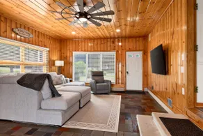 Charming Farmhouse Retreat - Image 4