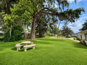 ~Beautiful Venetian Gardens • Peaceful Home~ - Image 5