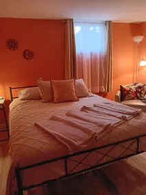 Work-Travel-Ready! Easy access, midtown, private. - Image 2