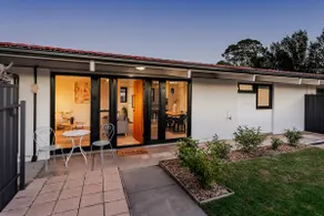 3BR Goodwood Home Showgrounds, Tram, Restaurants - Image 2