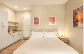 Newly Renovated Cottage! Ideal for 3 Guests - Image 3