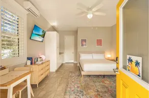 Newly Renovated Cottage! Ideal for 3 Guests - Image 4