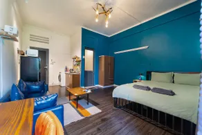 Studio On Pasteur Street- Balcony View Center City - Image 2
