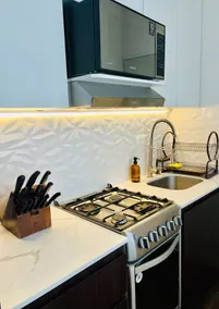 Raven Smart Home| WiFi7|10 min Downtn & Airport| - Image 5