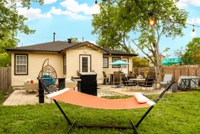 3BR Light-filled, pet-friendly central Austin home - Image 2