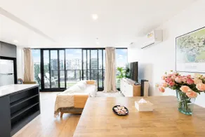 3 BRs topfloor view@Heart of Canberra free parking - Image 3