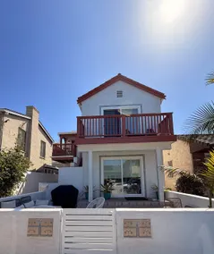 Huge 1200 Sq Ft Updated Spanish Style Apartment- Steps To The Beach AND The Bay! - Image 2