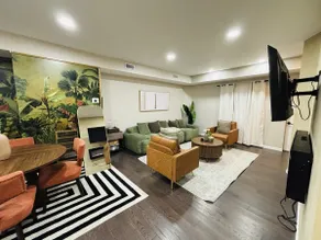 Getaway in Greater Navy Yard - 4BR/3BA -Sleeps 10+ - Image 2