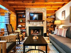Nature Lodge w/Large Hot Tub, Firepit, Fireplace,5mns to Gore Mountain! - Image 4