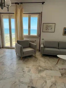Detached villa by the sea - Image 4